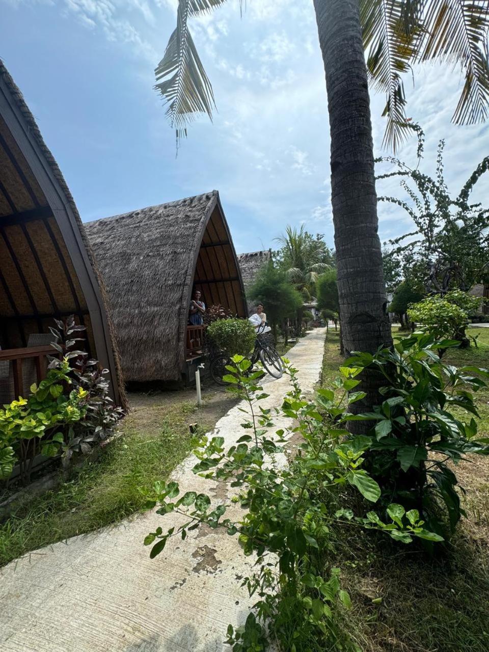 Sandy Beach 3*